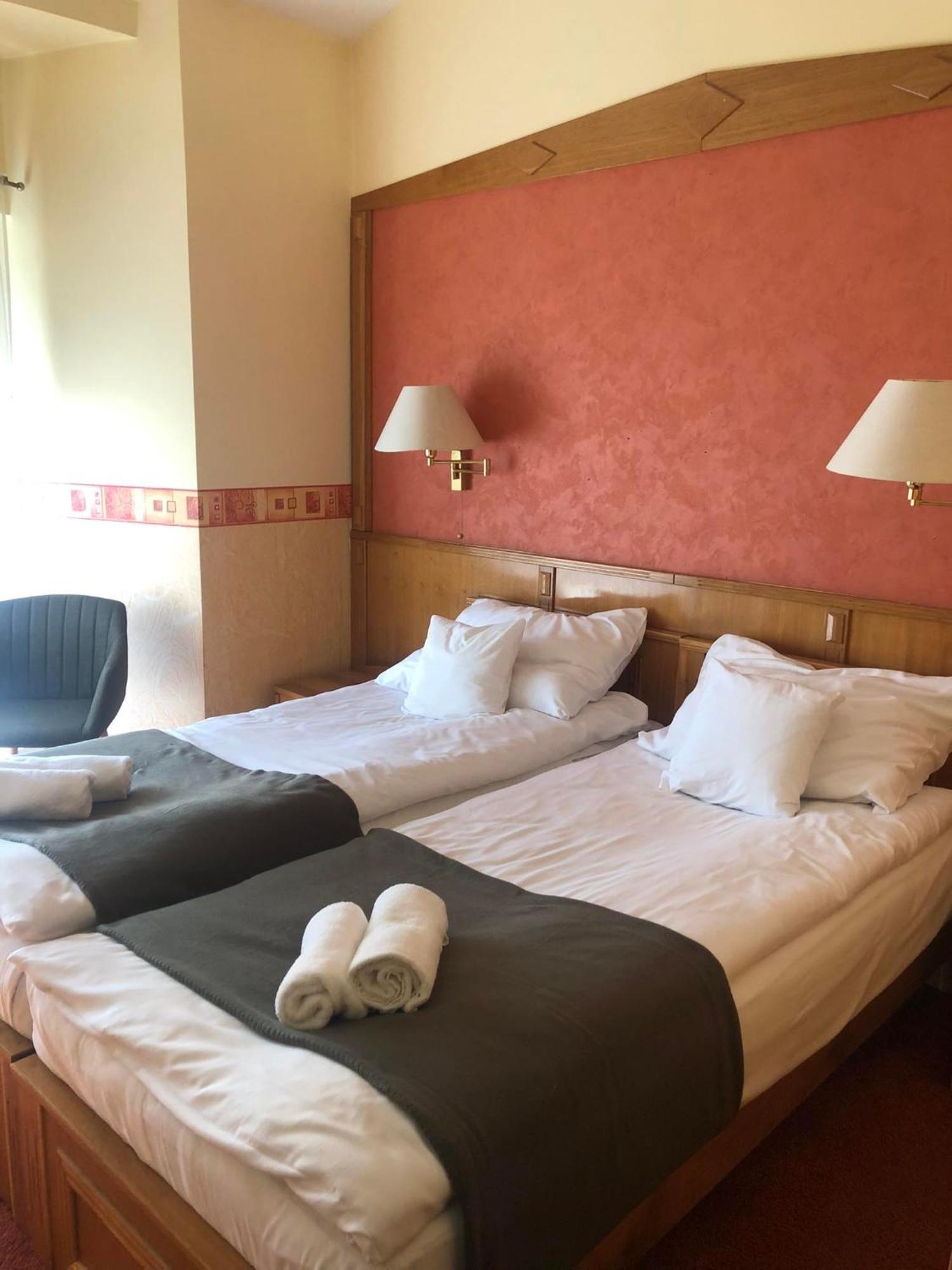 Kenguru Panzio Hotel Hódmezővásárhely Екстериор снимка