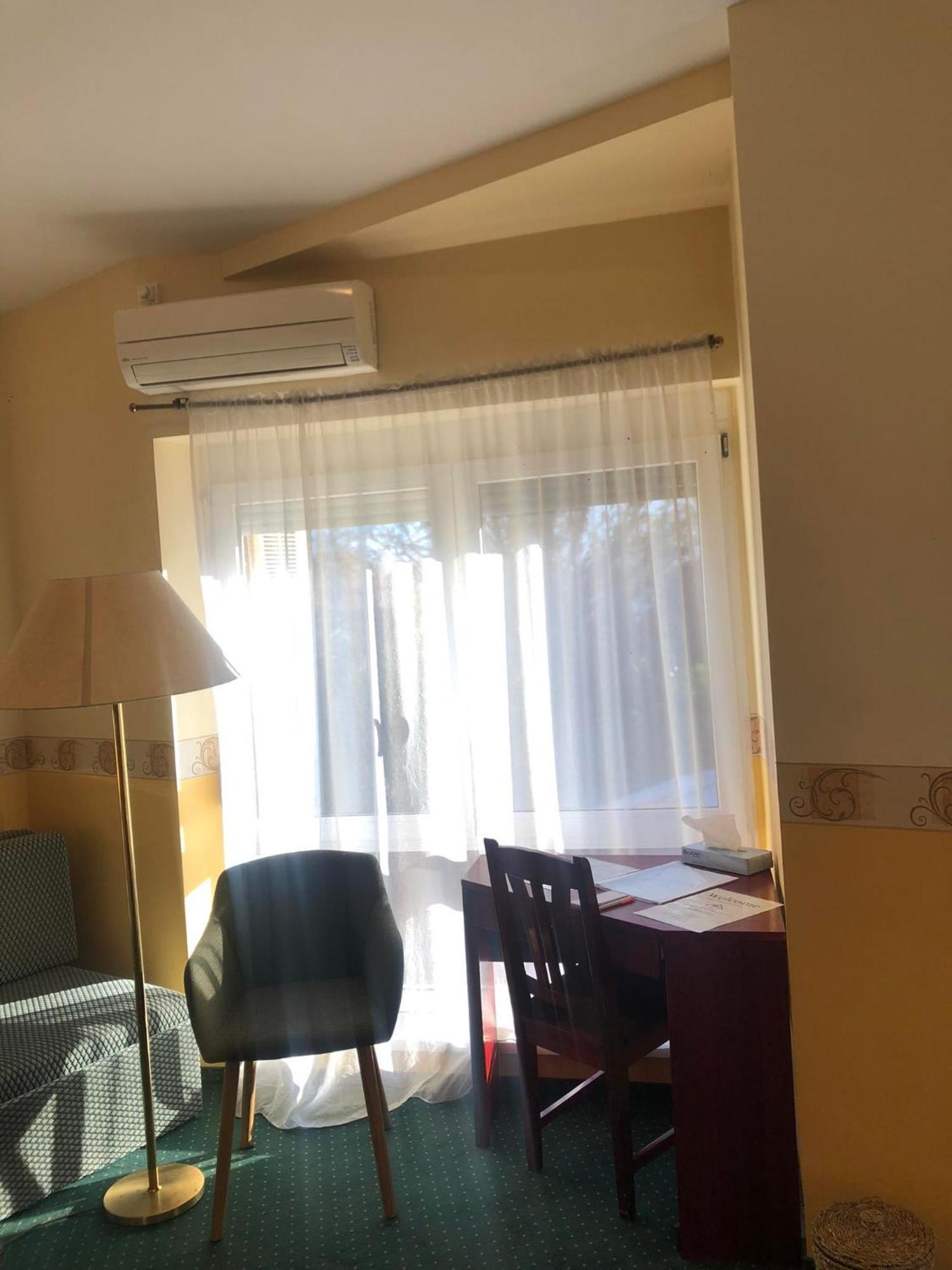 Kenguru Panzio Hotel Hódmezővásárhely Екстериор снимка