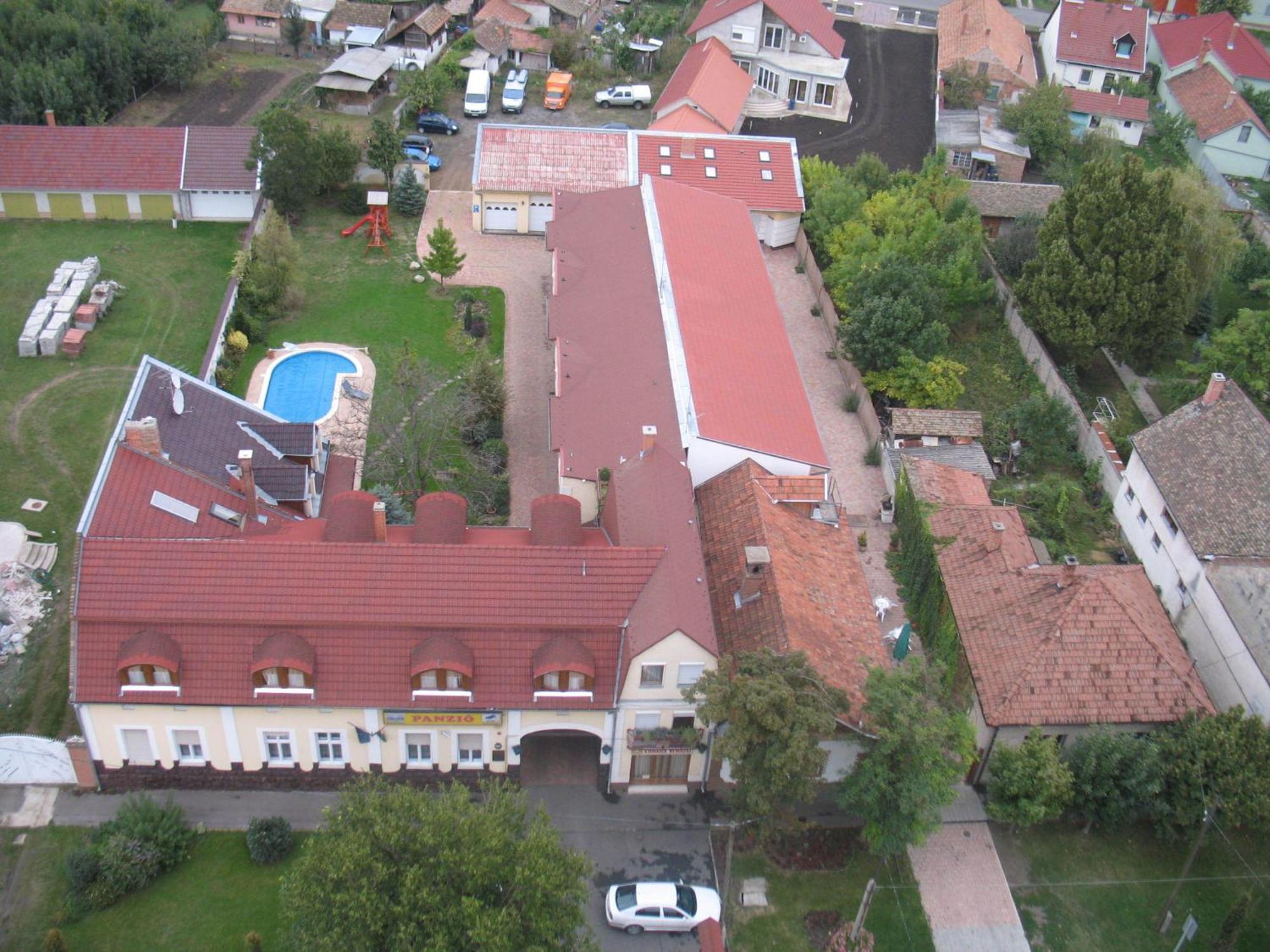 Kenguru Panzio Hotel Hódmezővásárhely Екстериор снимка