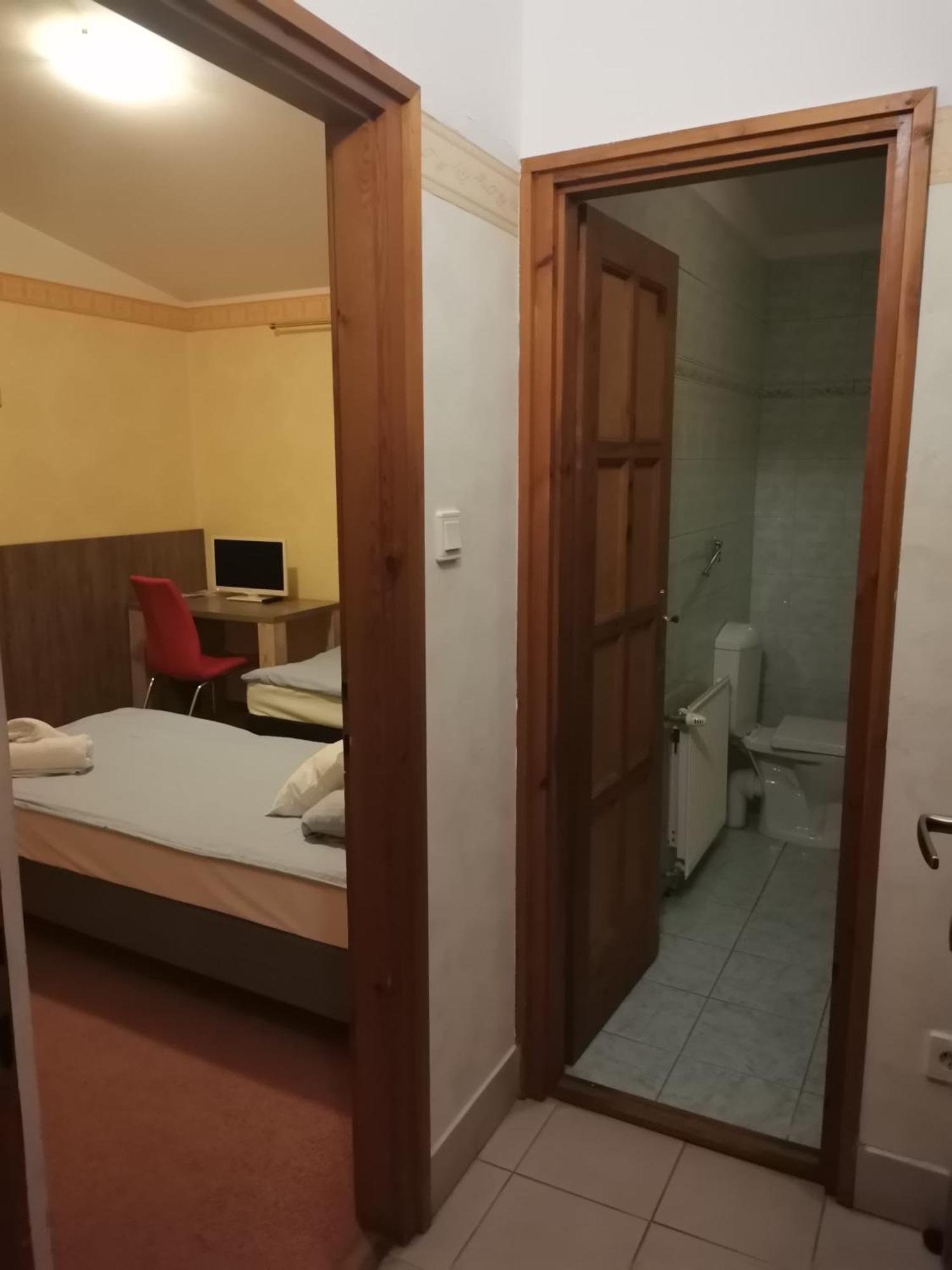 Kenguru Panzio Hotel Hódmezővásárhely Екстериор снимка